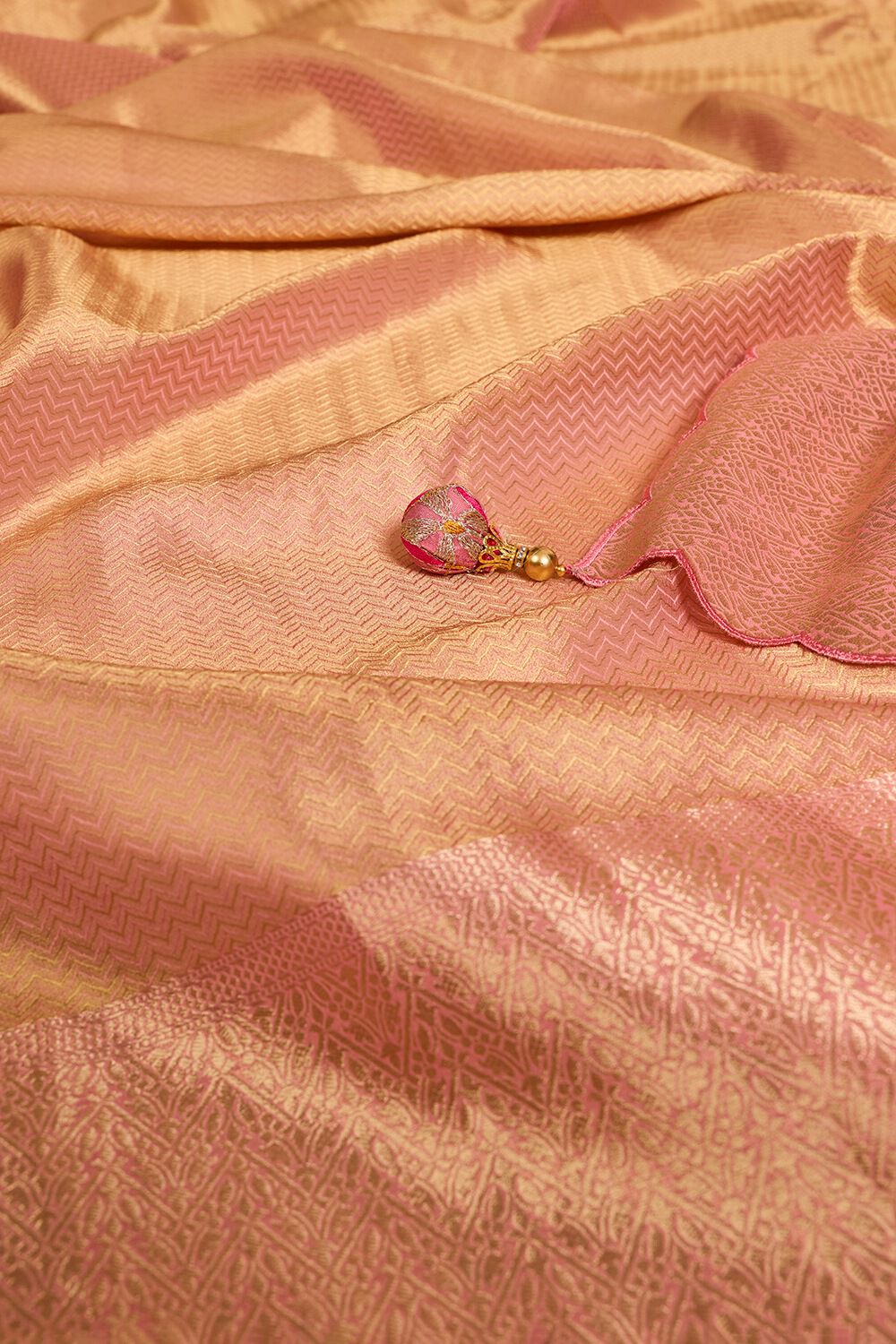 Pink Woven Viscose Tissue Saree image number null