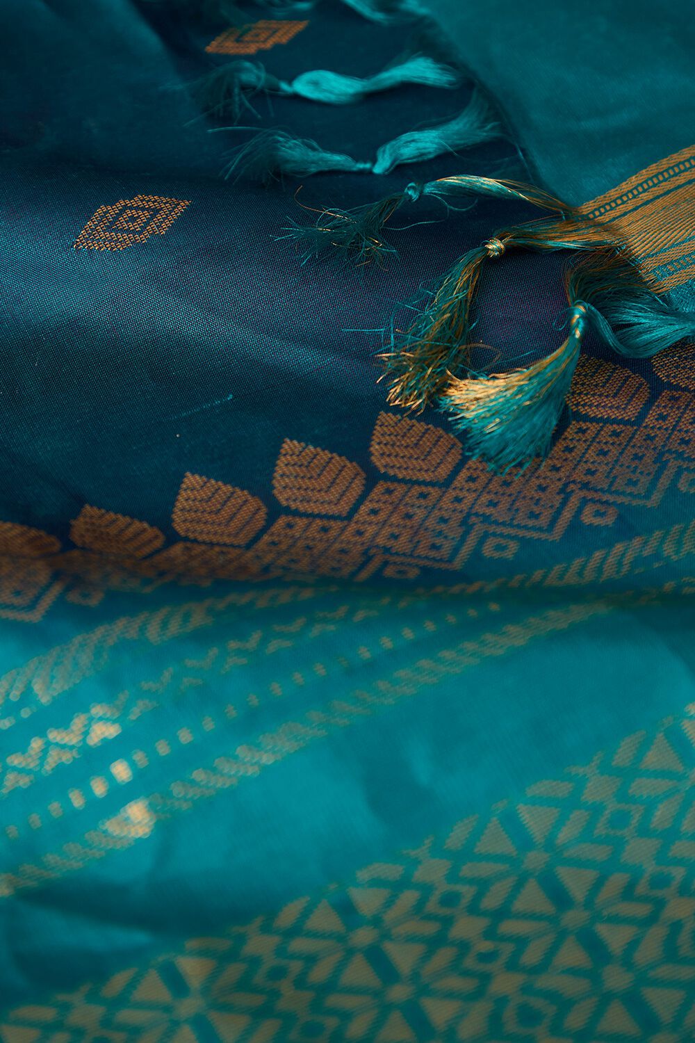 Blue Pure Silk Woven Kanjivaram Saree image number null