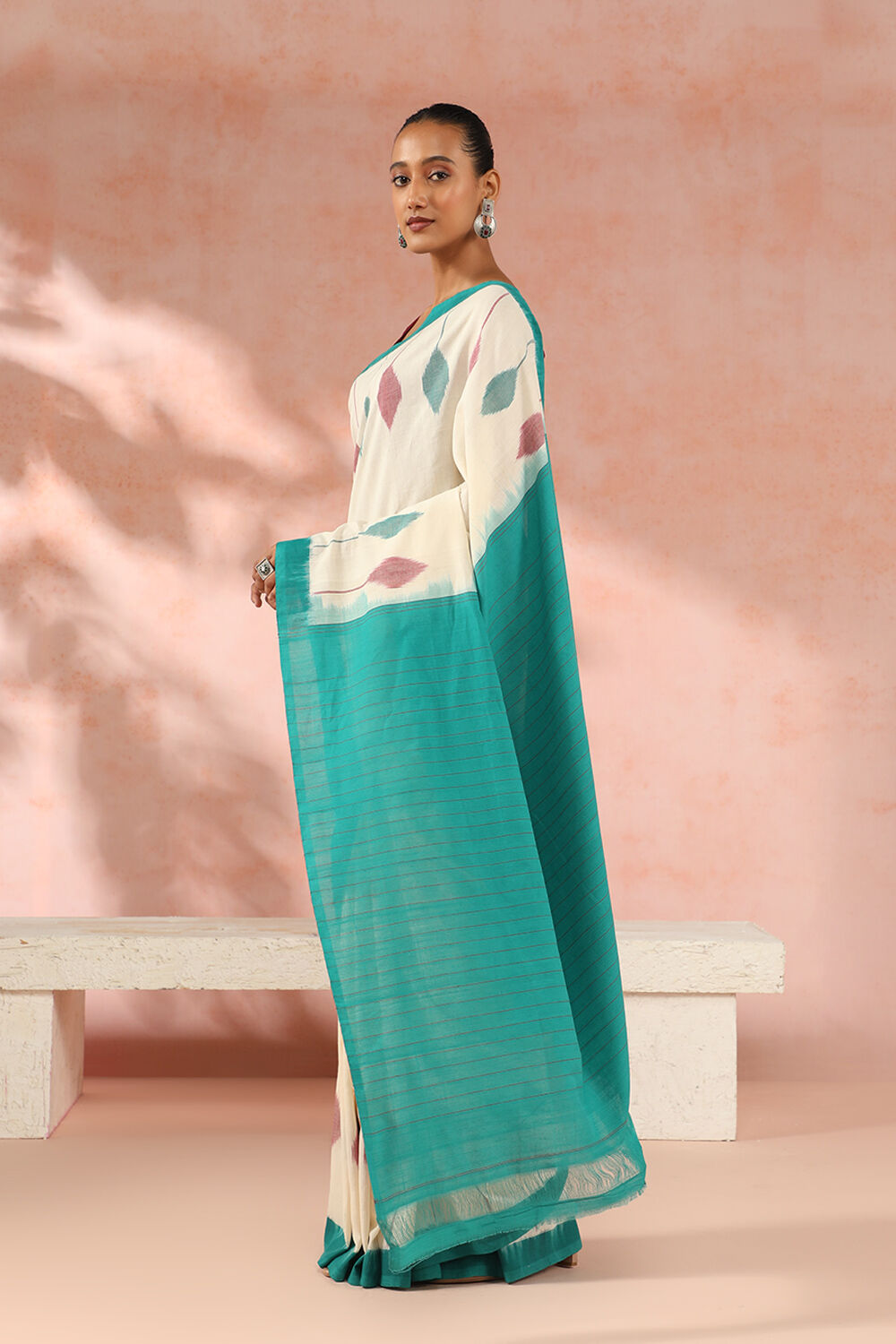Off-White Pochampalli Pure Cotton Ikat Saree image number null