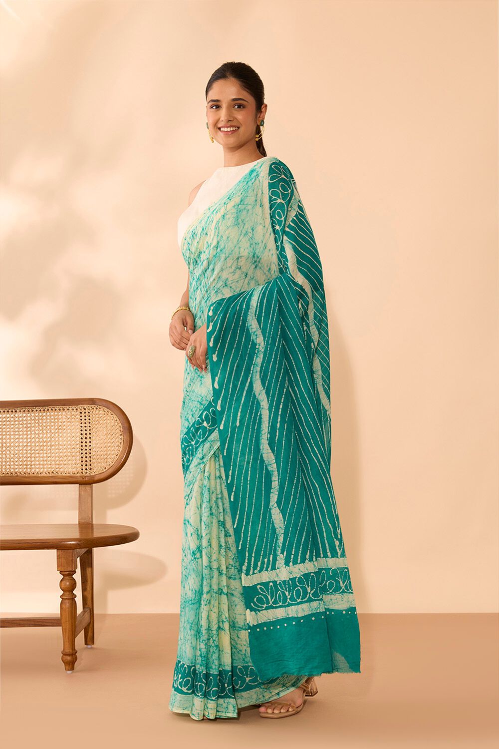 Green Ujjain Pure Cotton Batik Saree image number null