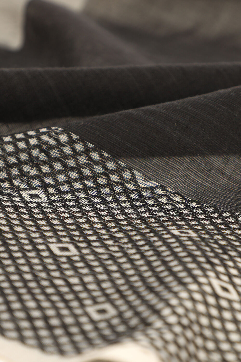 Grey Pure Cotton Woven Bengali Saree image number null