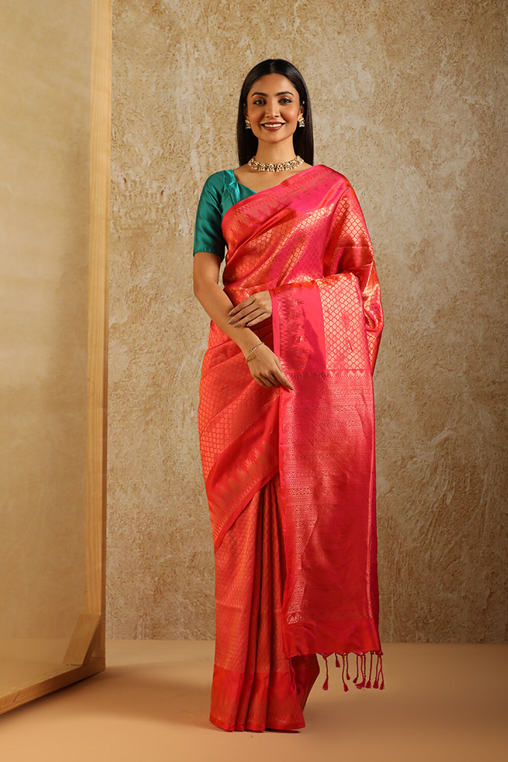 Red South Pure Silk Woven Saree image number null