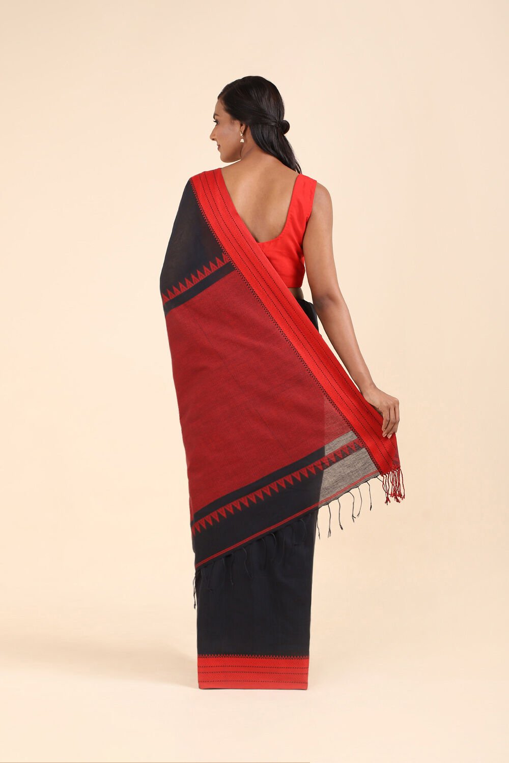Black Pure Cotton Bengal Saree image number null