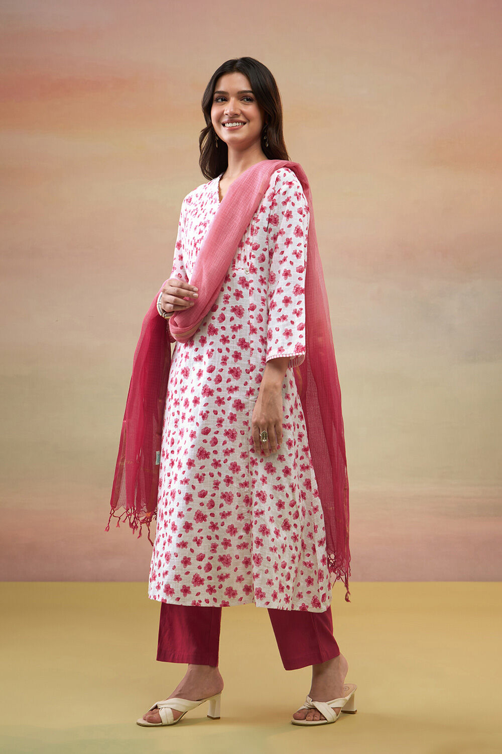 Light Pink Pure Cotton Screen Printed  Kurta Set image number null