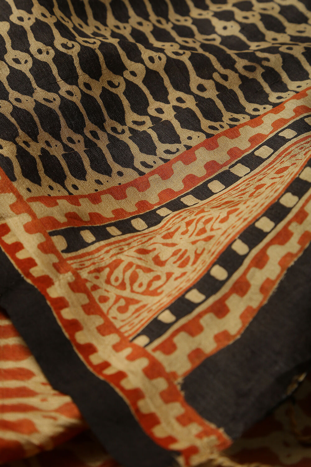 Black and Red Pure Silk Kalamkari Dupatta image number null