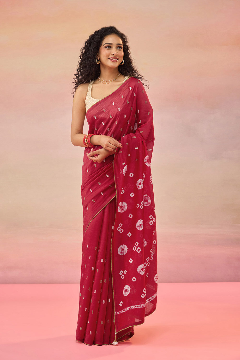 Red Gujarat Pure Silk Cotton Tie & Dye Bandhni Saree image number null