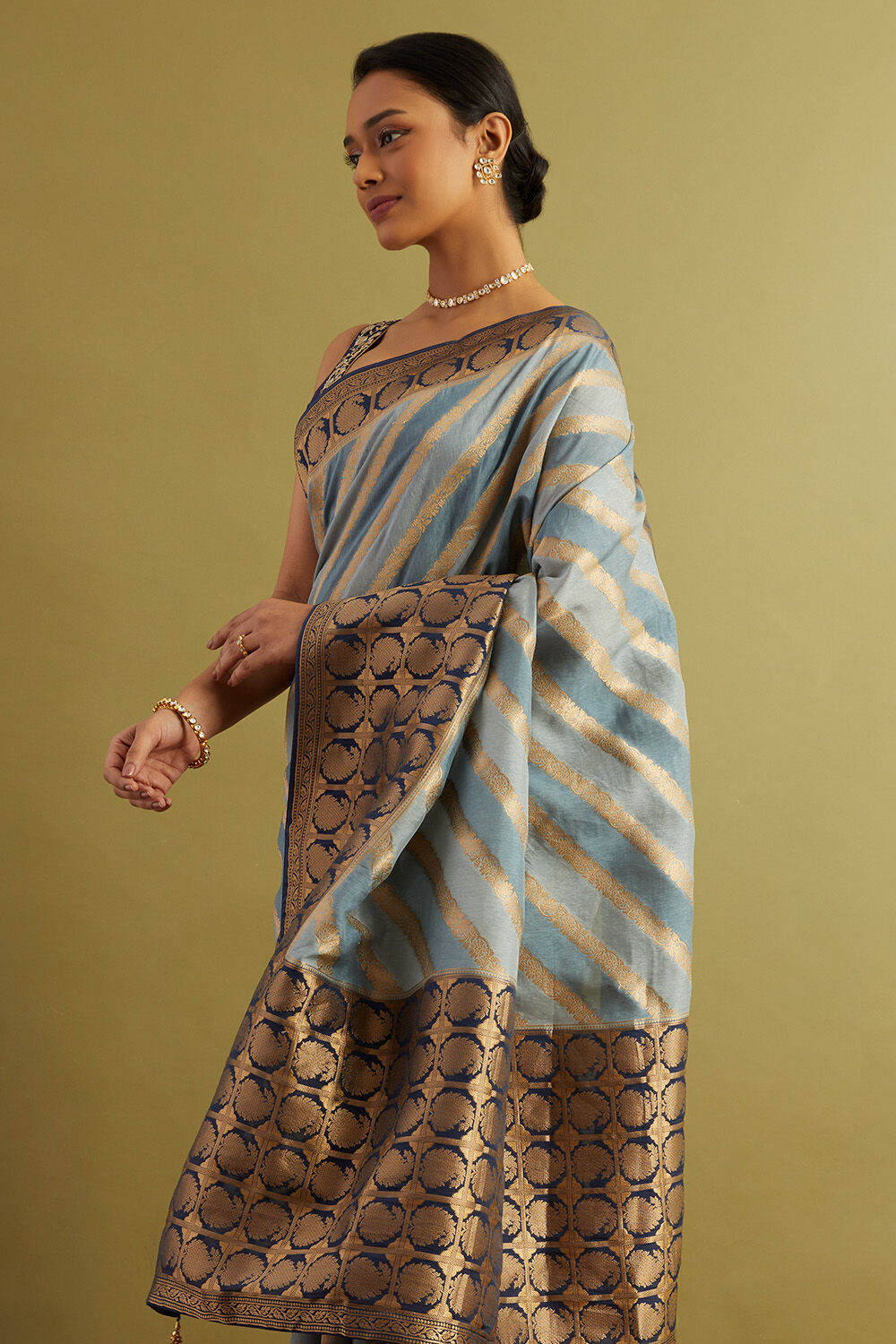 Blue Woven Viscose Luxe Saree image number null
