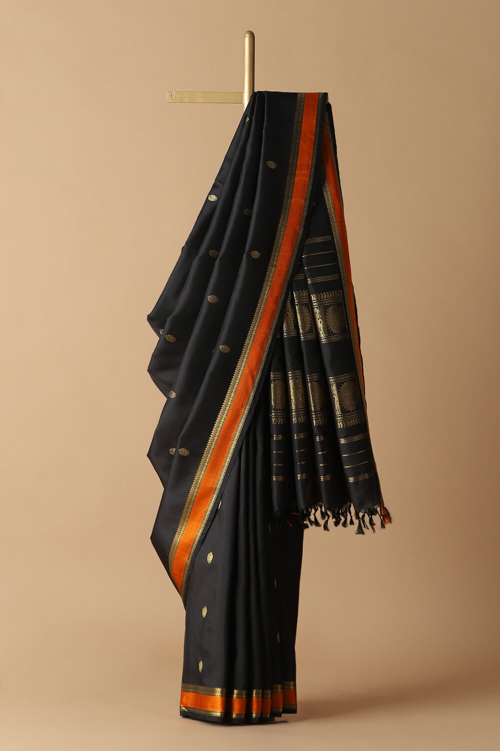 Black Pure Silk Kanjivaram Saree image number null