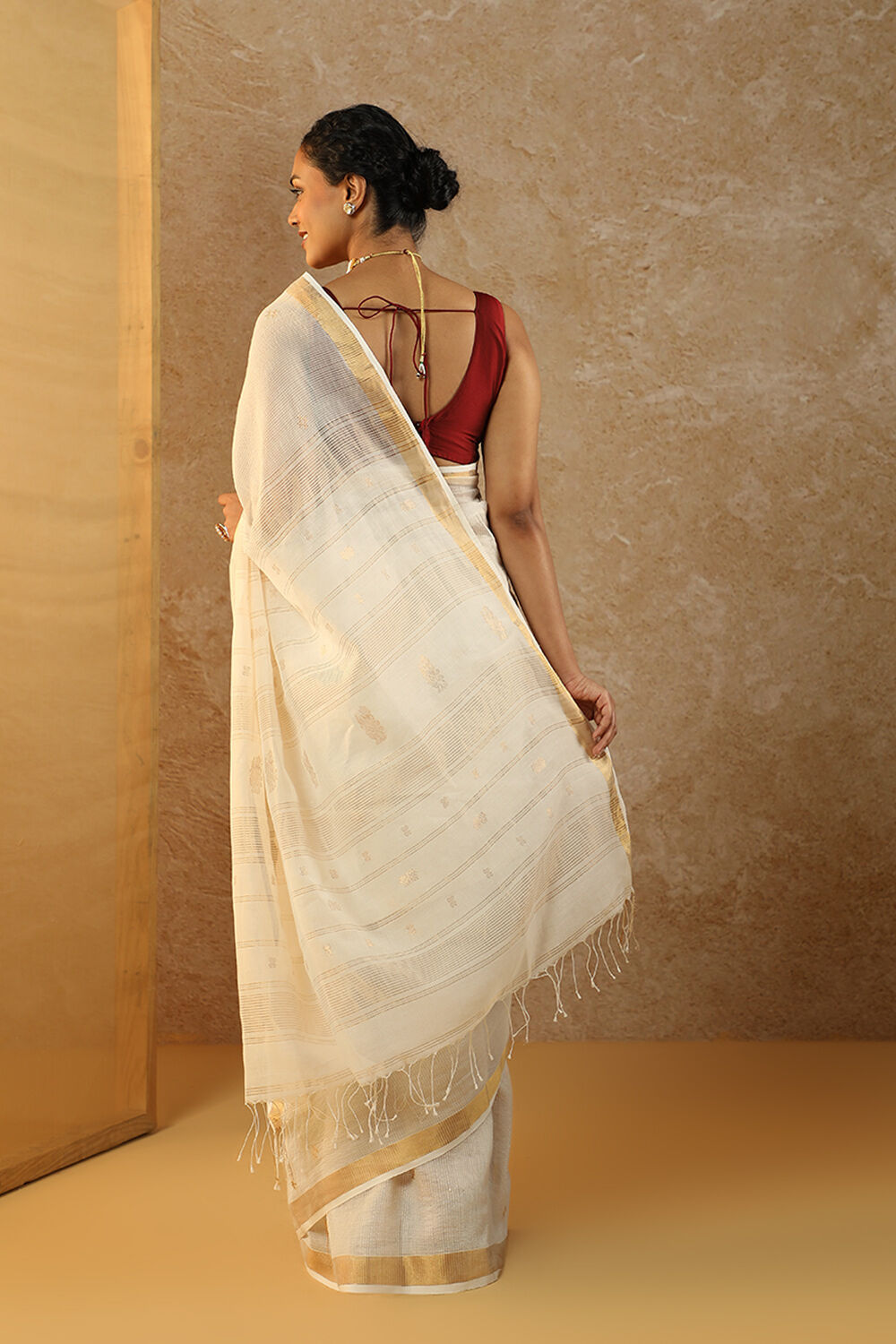 White Woven Pure Silk Cotton Bengal Saree image number null