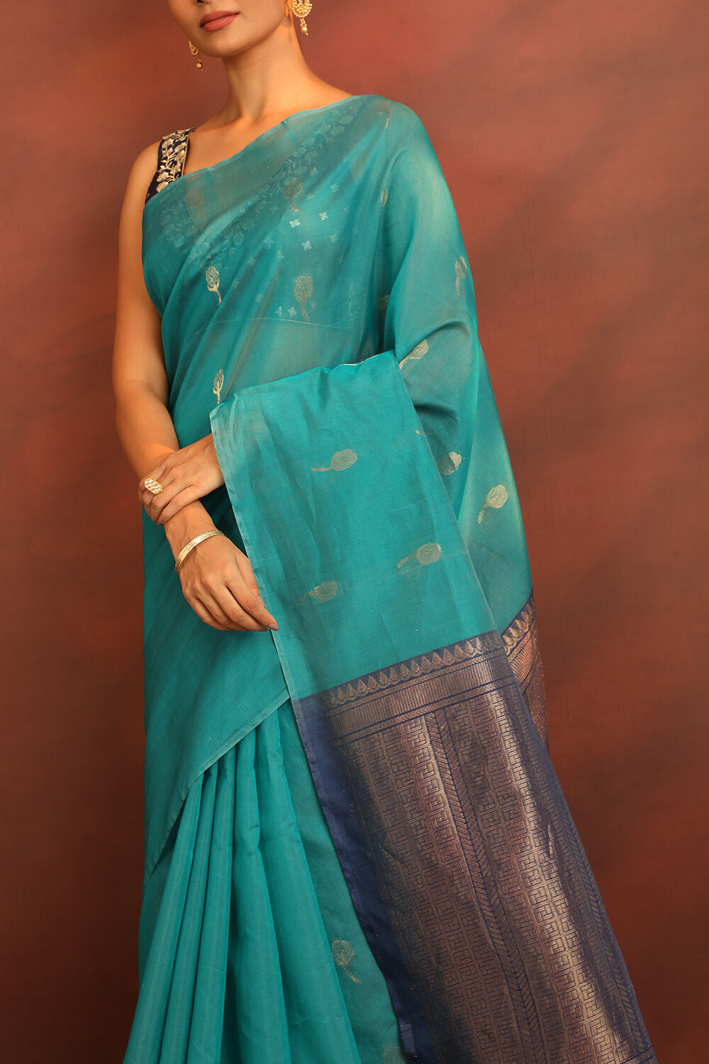 Green South Pure Silk Cotton Woven Saree image number null