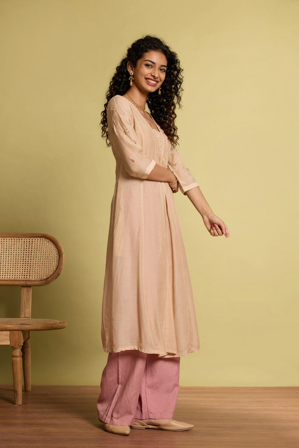 Beige Viscose Embroidered Kurta image number null