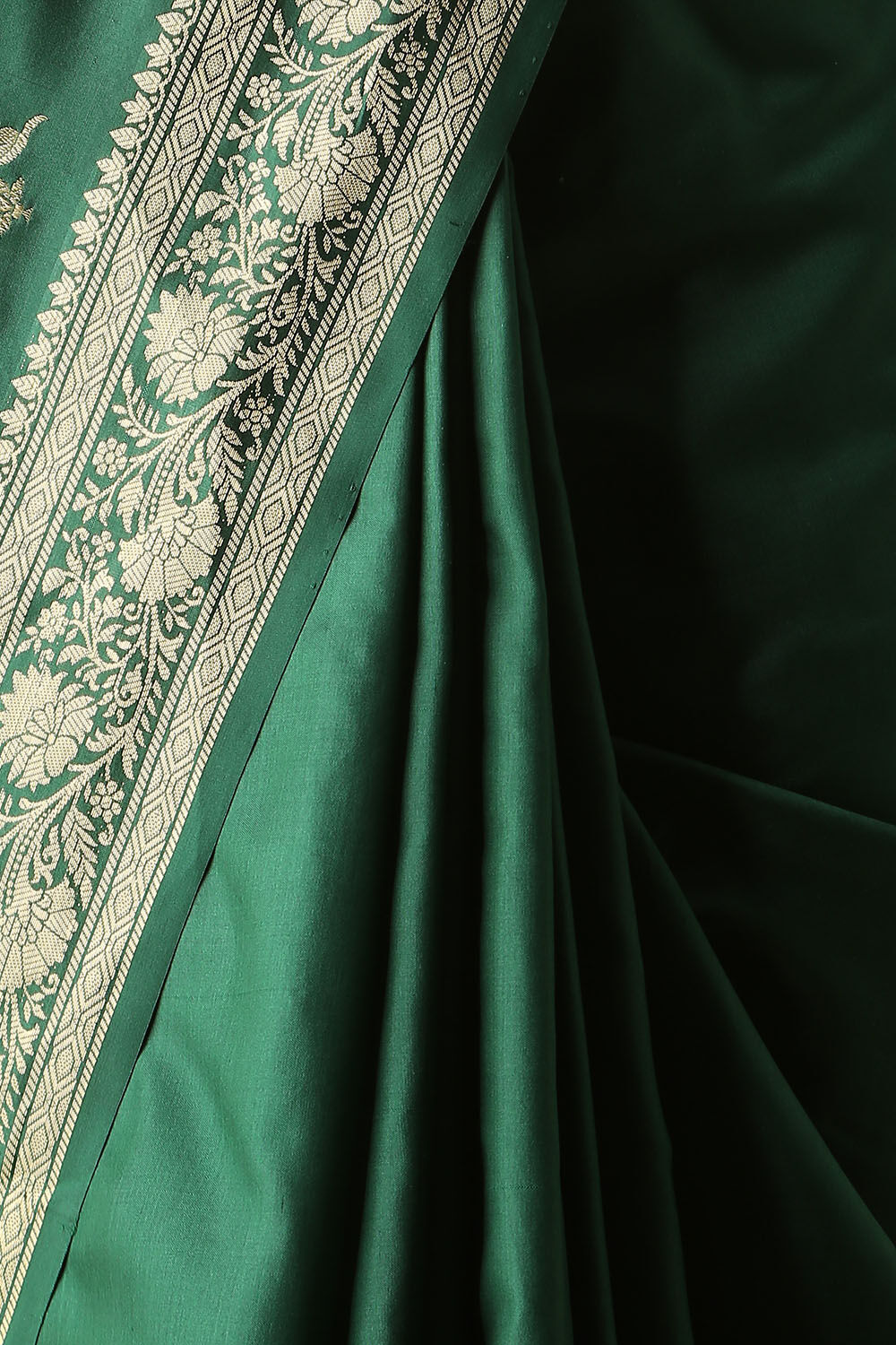 Dark Green Pure Silk Banarasi Saree image number null