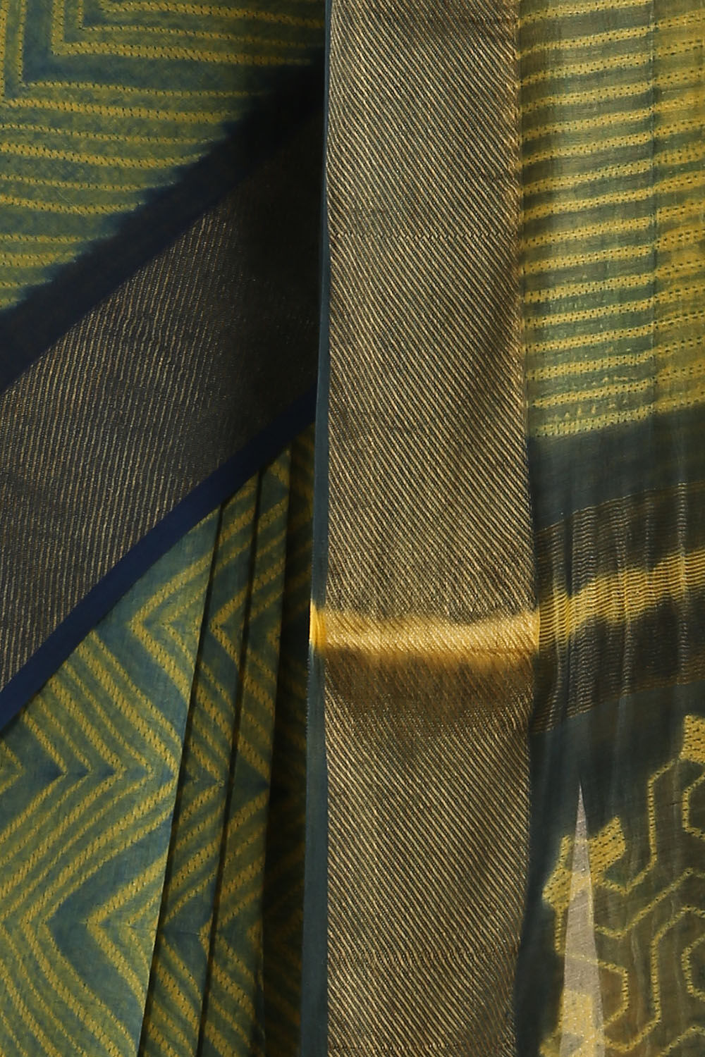 Green Pure Silk Cotton Shibori Saree image number null
