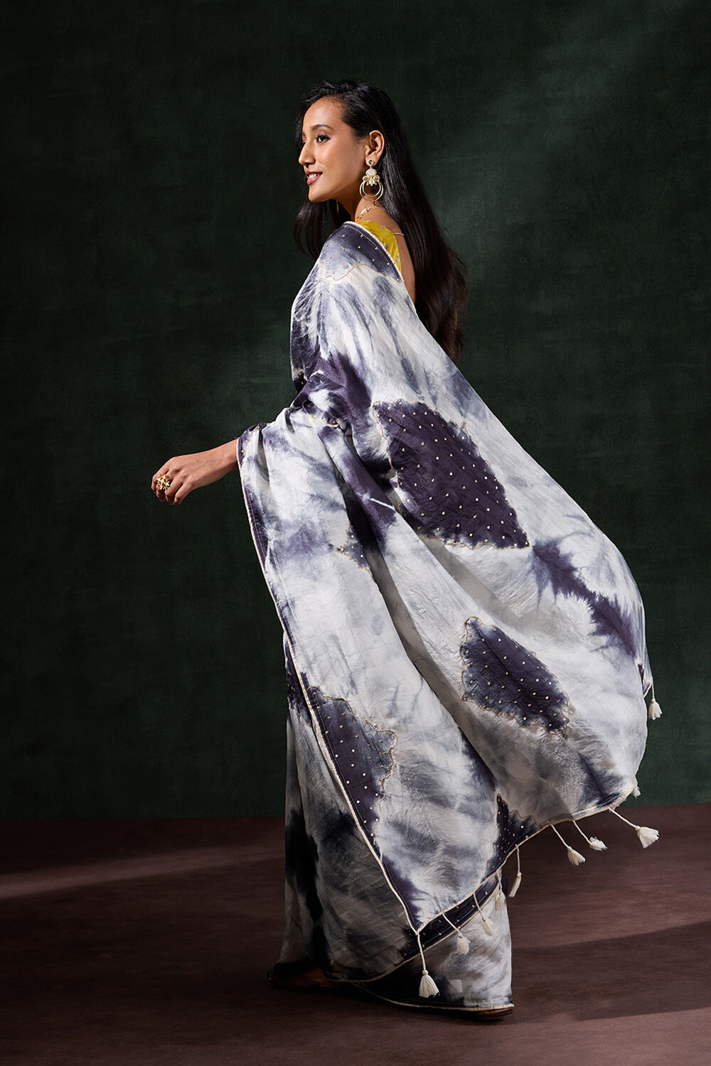Grey Murshidabad Silk Tie and Dye Shibori Saree image number null