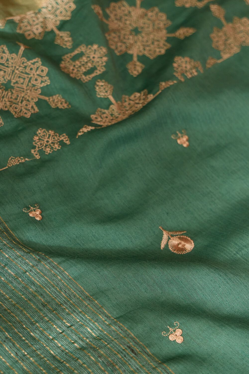 Dark Green Bengal Pure Silk Linen Embroidered Saree image number null