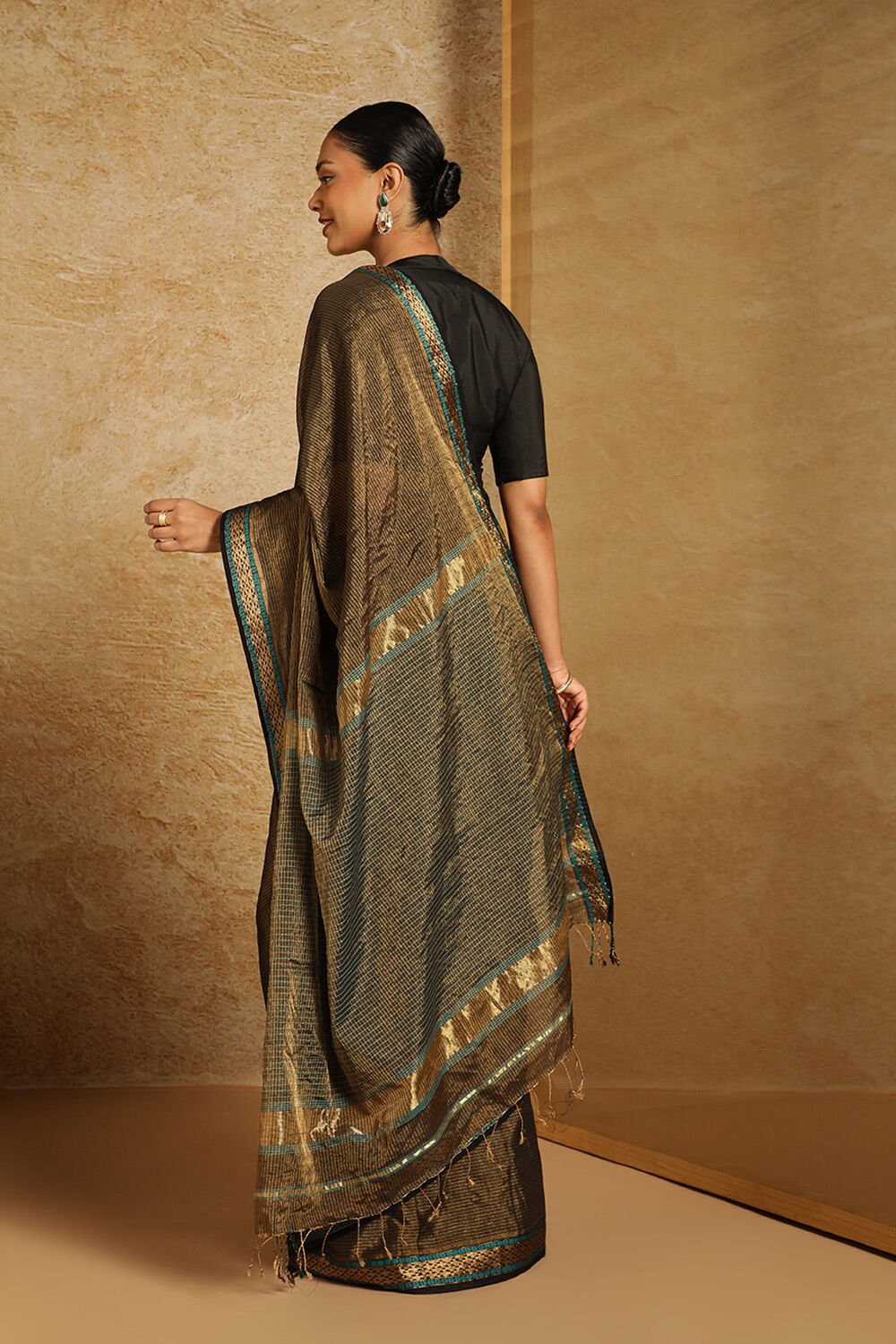 Black Pure Cotton Tissue Woven Maheshwari Saree image number null