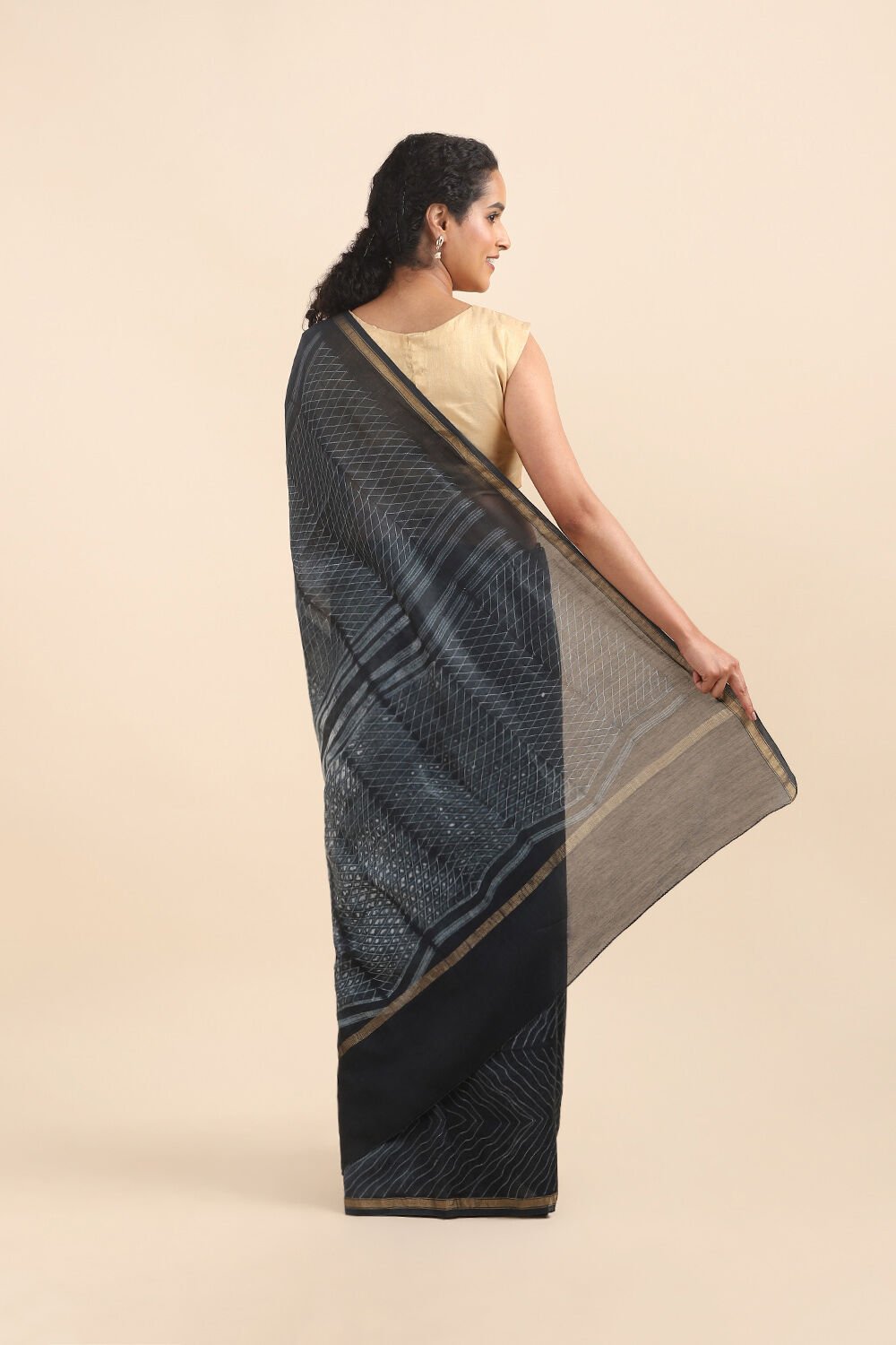 Black Pure Silk Cotton Shibori Saree image number null
