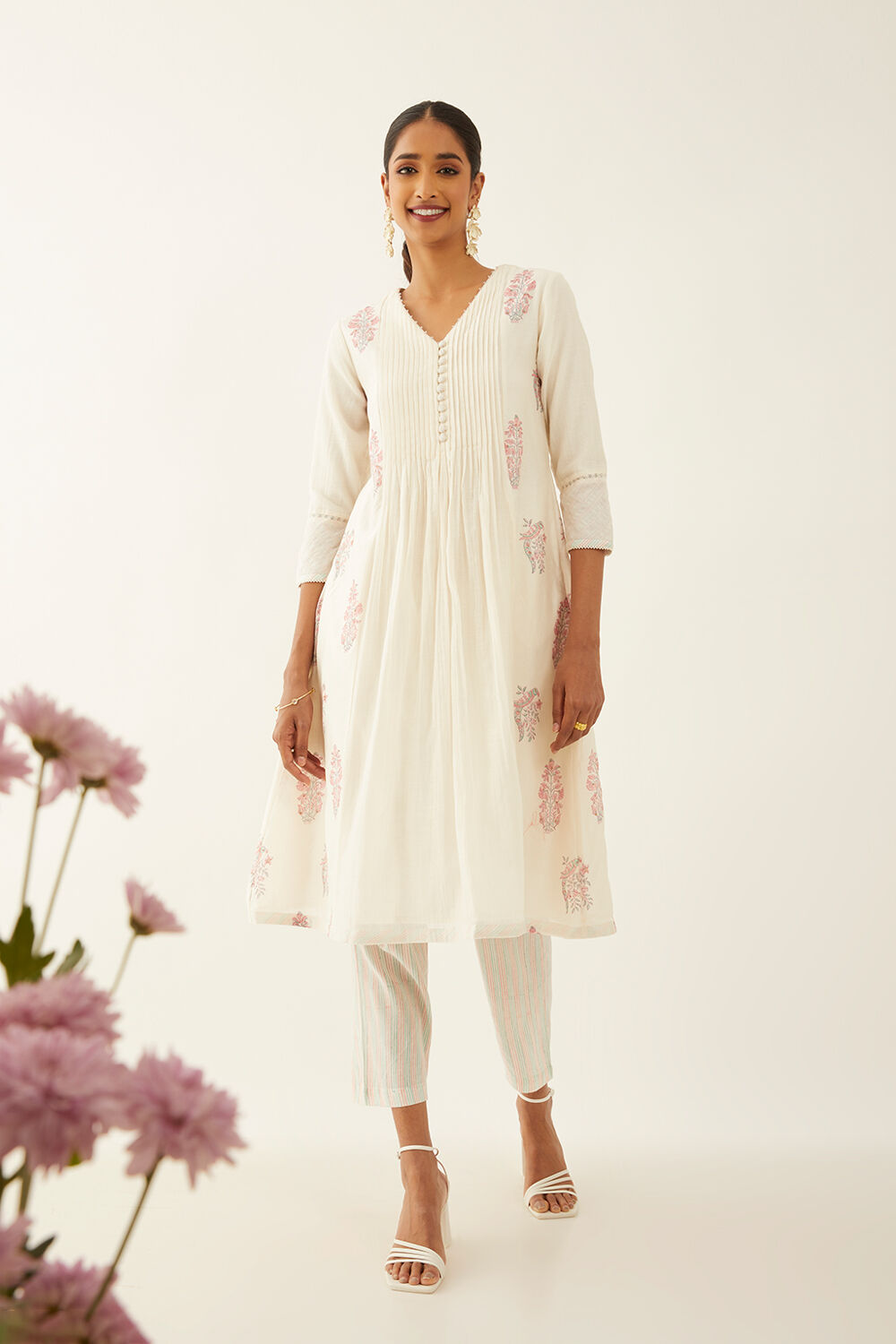 White Pure Silk Cotton Printed Sanganeri Kurta Set image number null