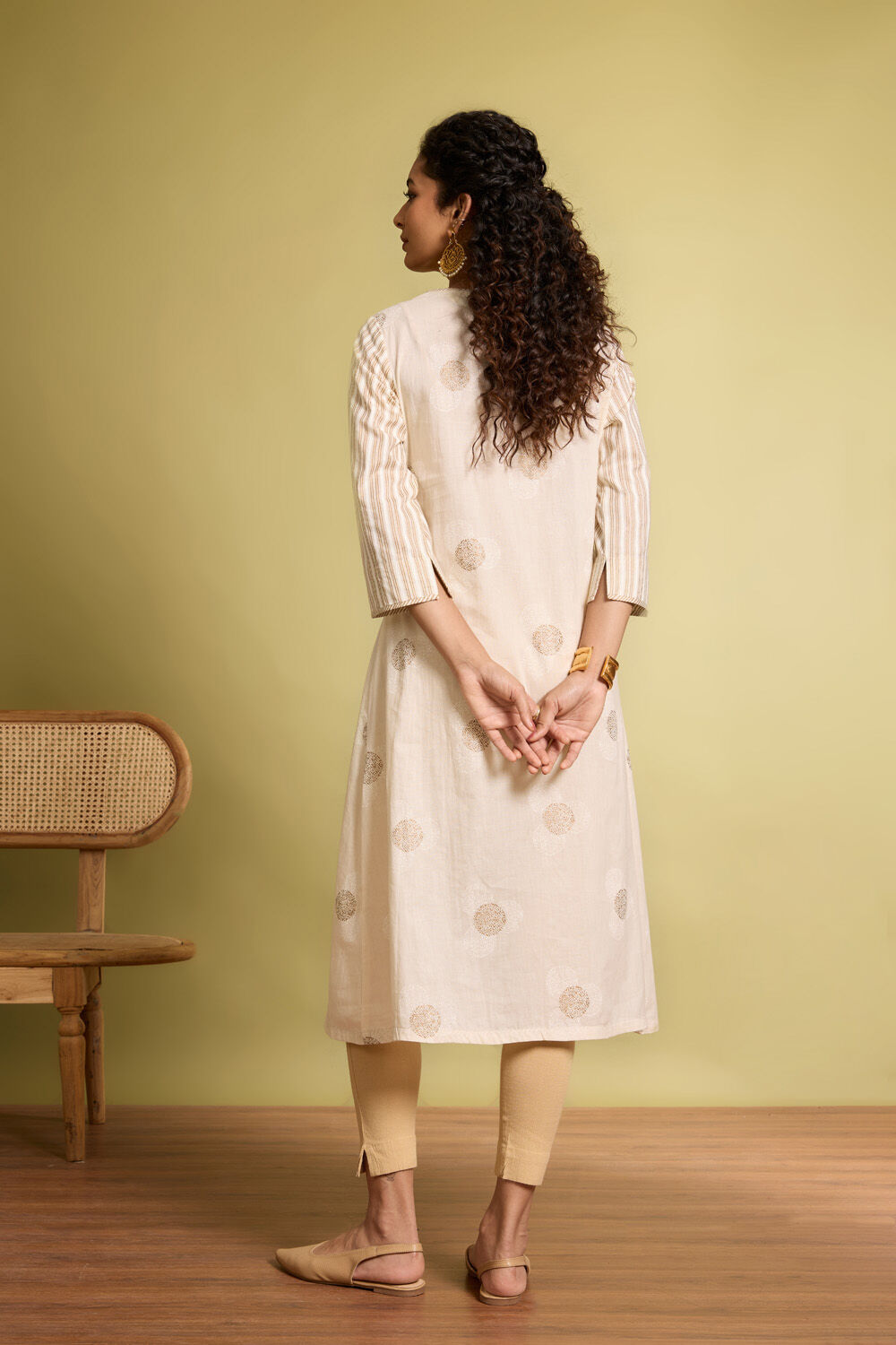 Off White Screen Printed Pure Cotton Kurta image number null