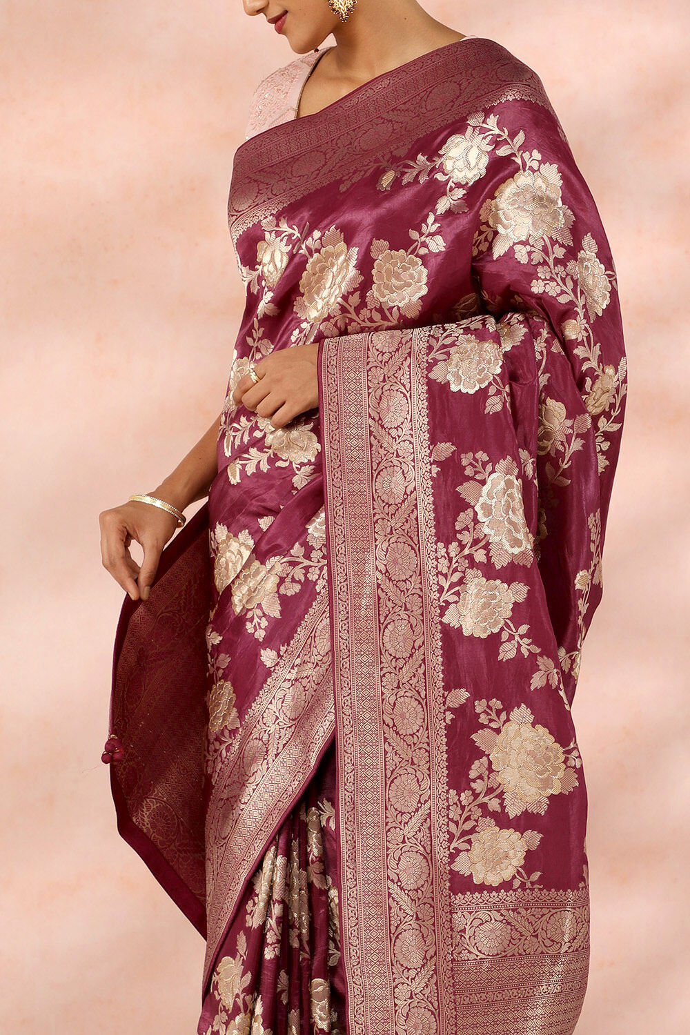Dark Pink Contemporary Viscose Luxe Woven Saree image number null
