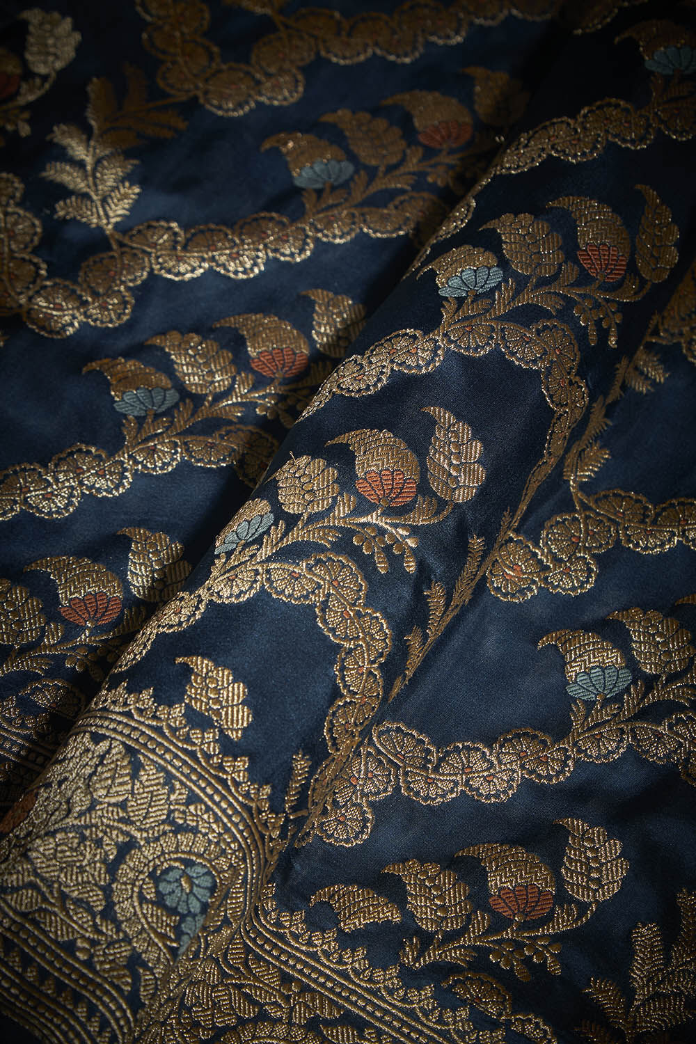 Dark Blue Pure Silk Kadwa Banarasi Saree image number null