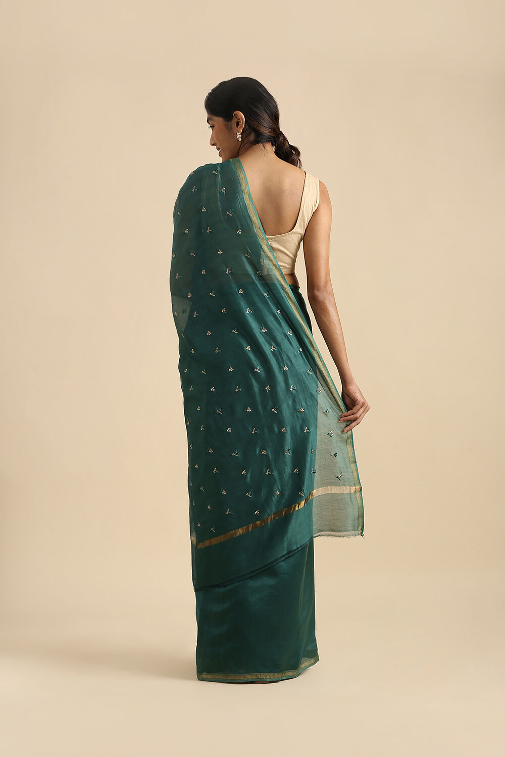 Green Pure Silk Cotton Embroidered Saree image number null