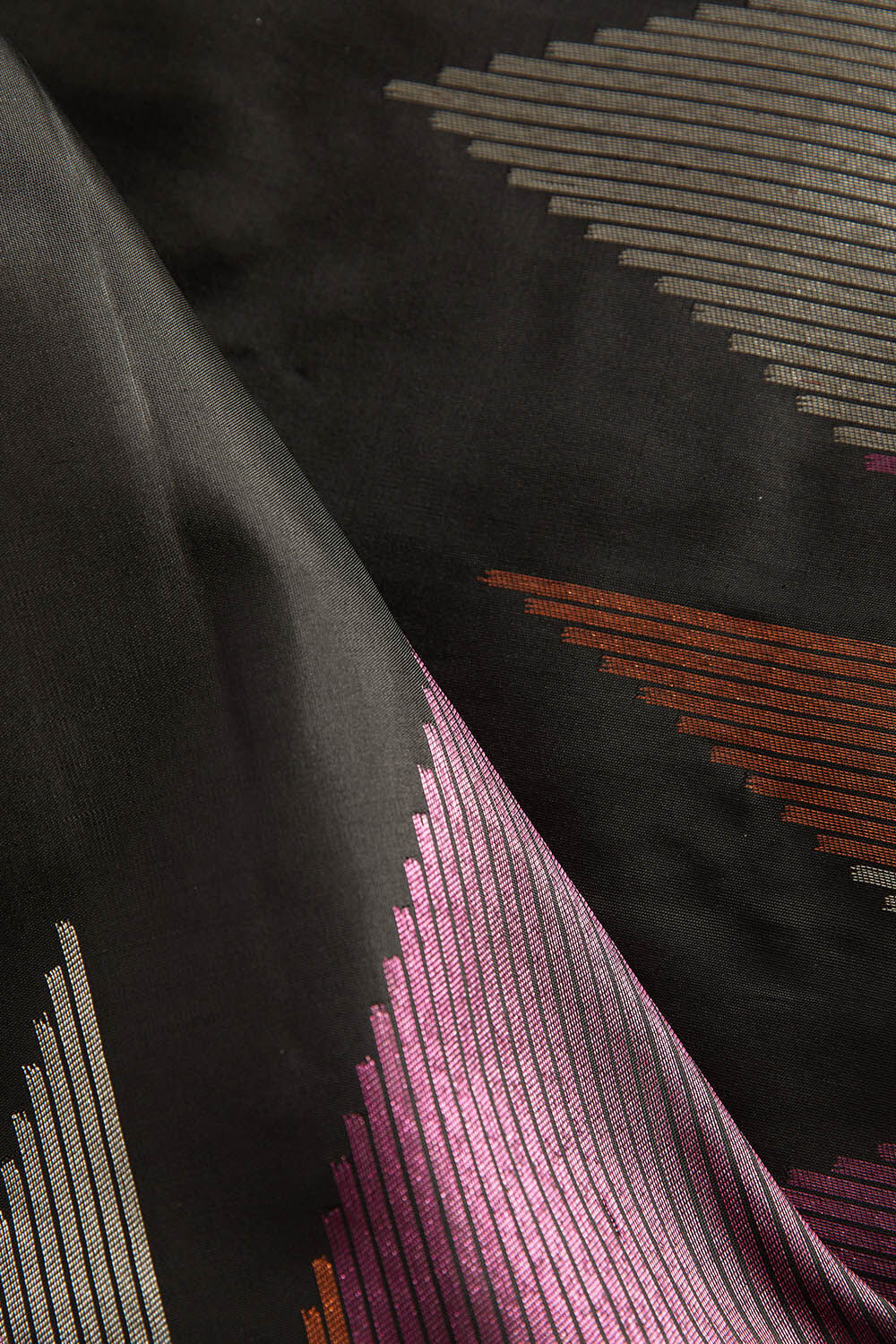 Black Woven Pure Silk Kanjivaram Saree image number null
