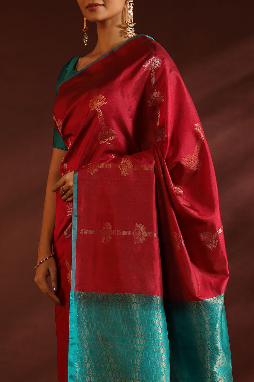 Red South Pure Silk Woven Saree image number null