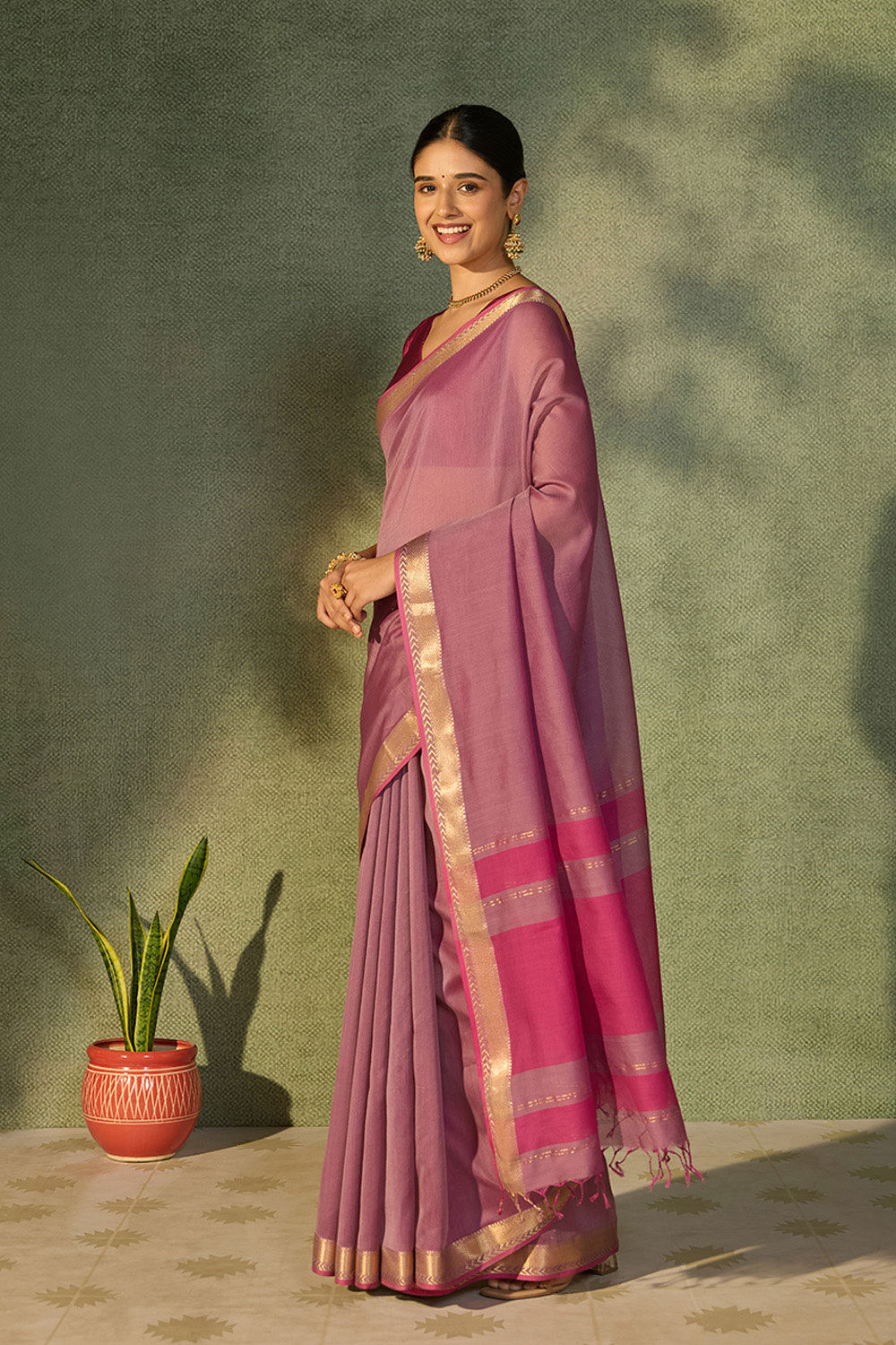 Violet Woven Pure Silk Cotton Maheshwari Saree image number null