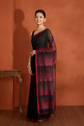 Black Bengal Pure Cotton Jamdani Saree thumbnail image number null