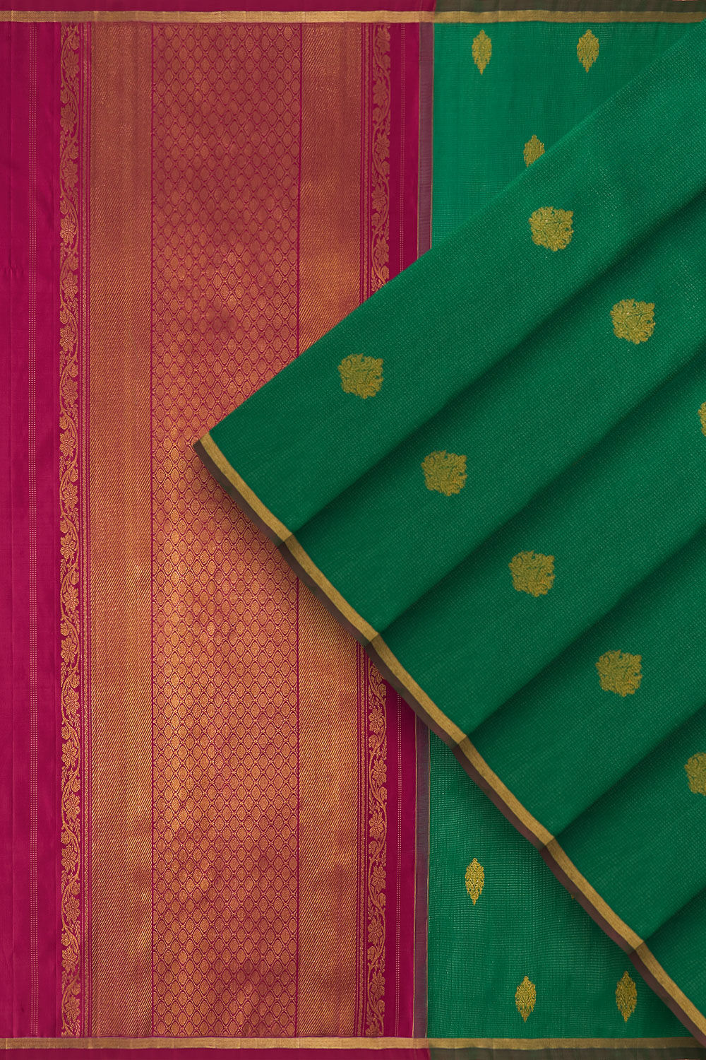 Green Pure Silk Woven Kanjivaram Saree image number null