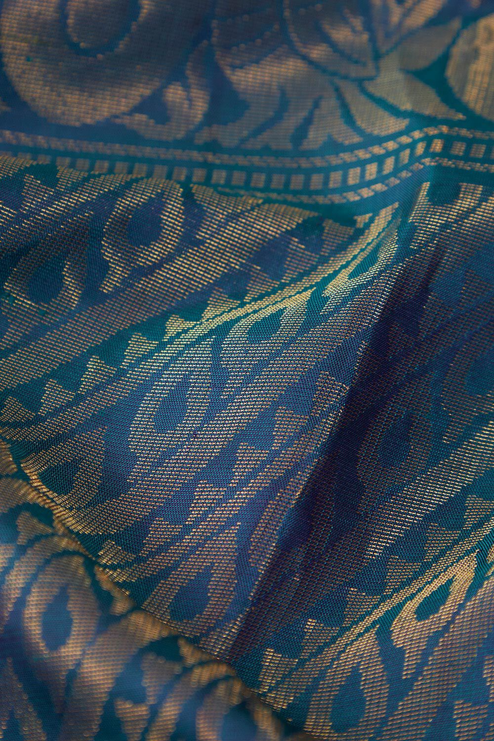 Red Woven Pure Soft Silk Saree image number null