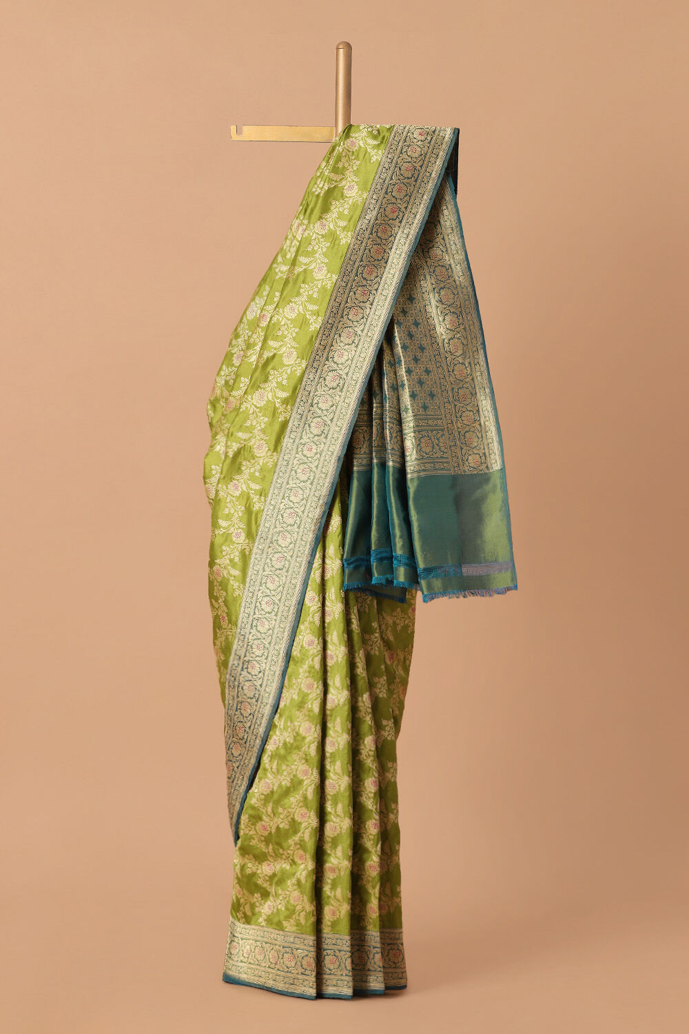 Green Pure Silk Banarasi Saree image number null