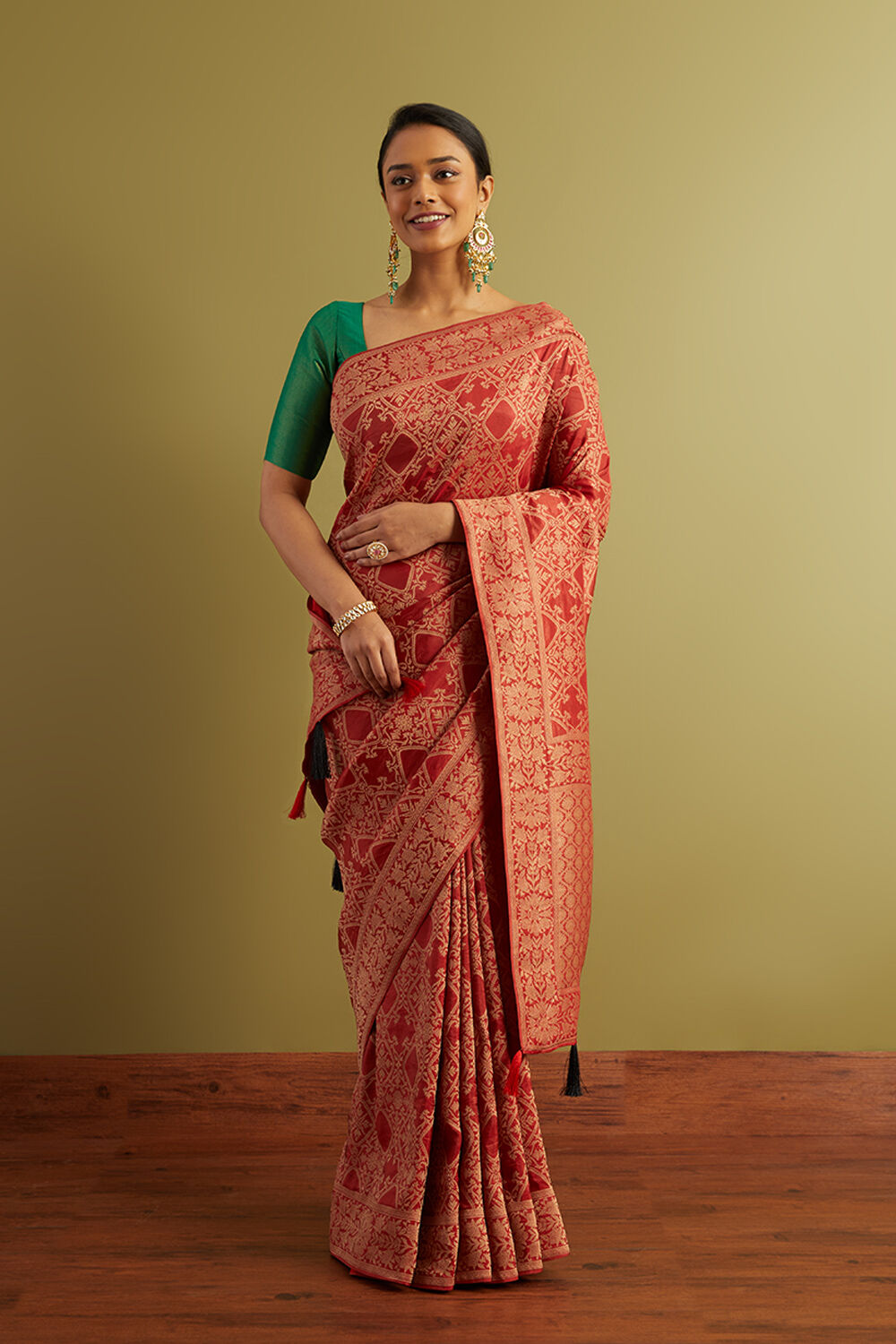Red Woven Viscose Luxe Saree image number null