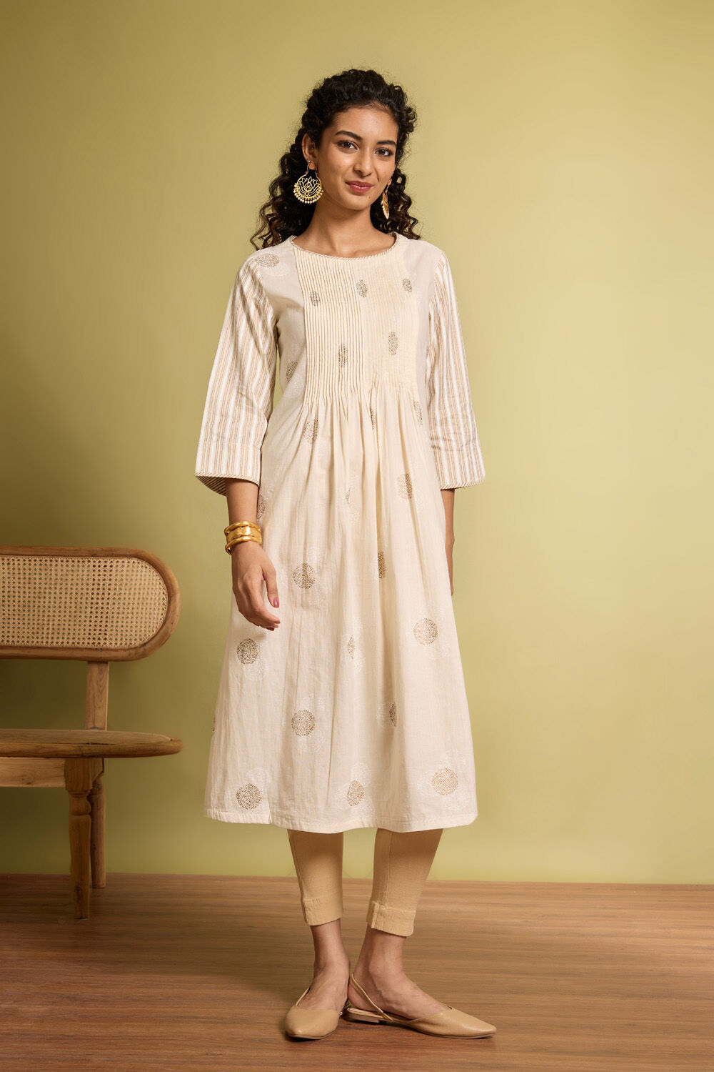 Off White Screen Printed Pure Cotton Kurta image number null