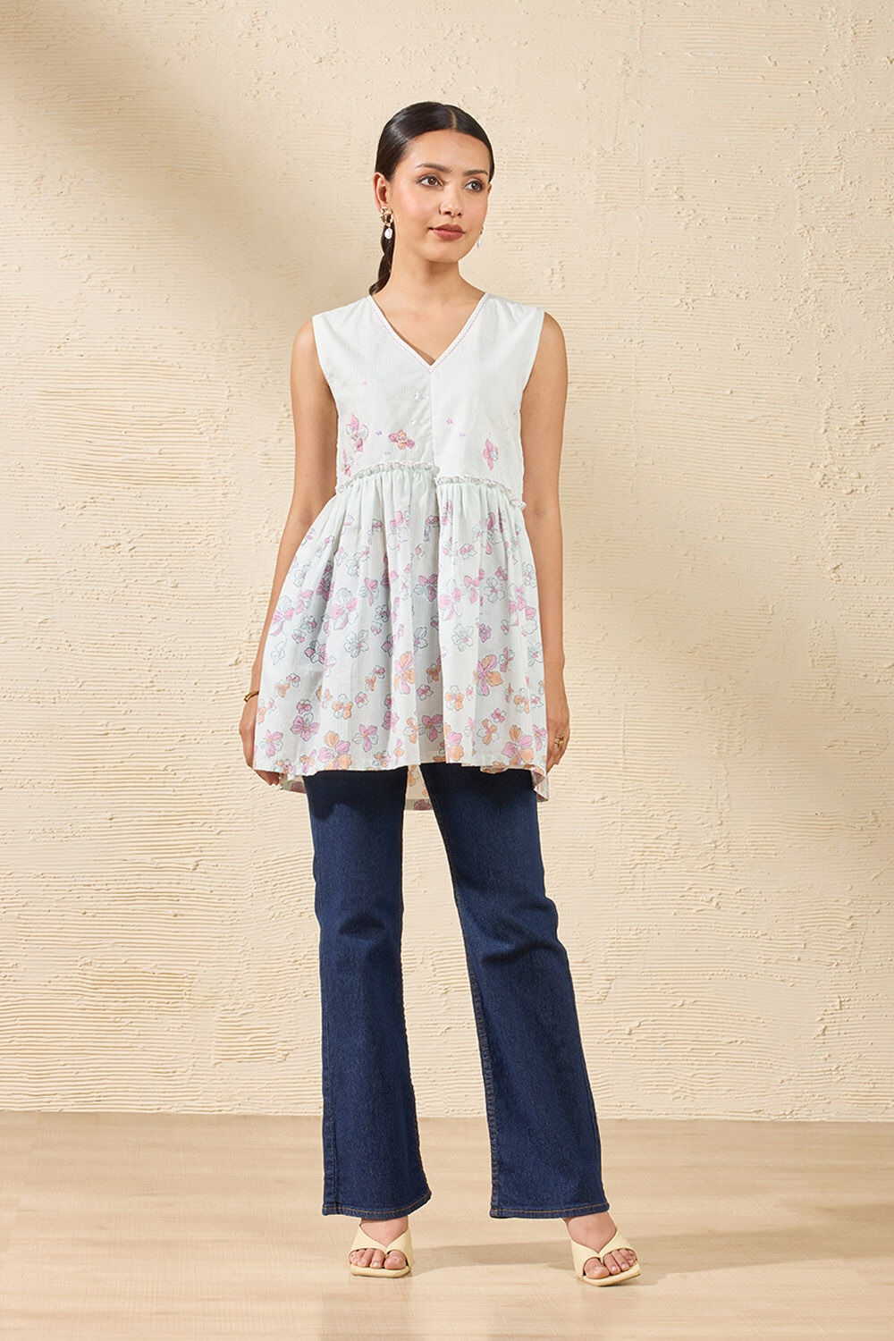 Off White Pure Cotton Printed Sanganeri Short Top image number null