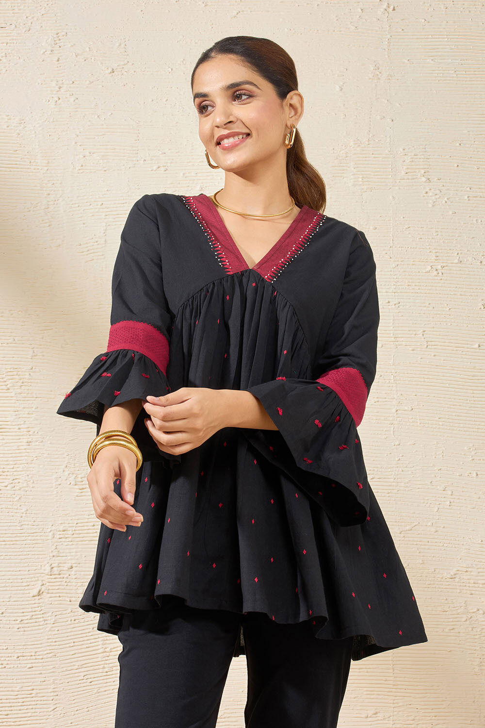 Black Pure Cotton Woven Short Top image number null