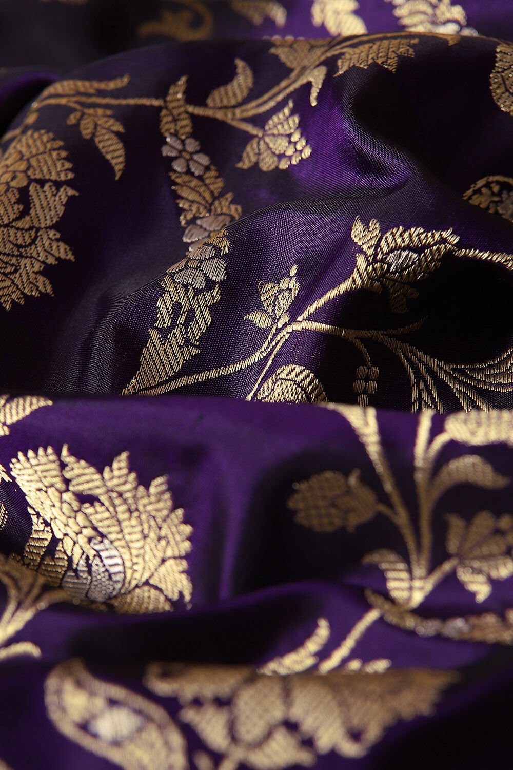 Dark Violet Pure Silk Banarasi Saree image number null