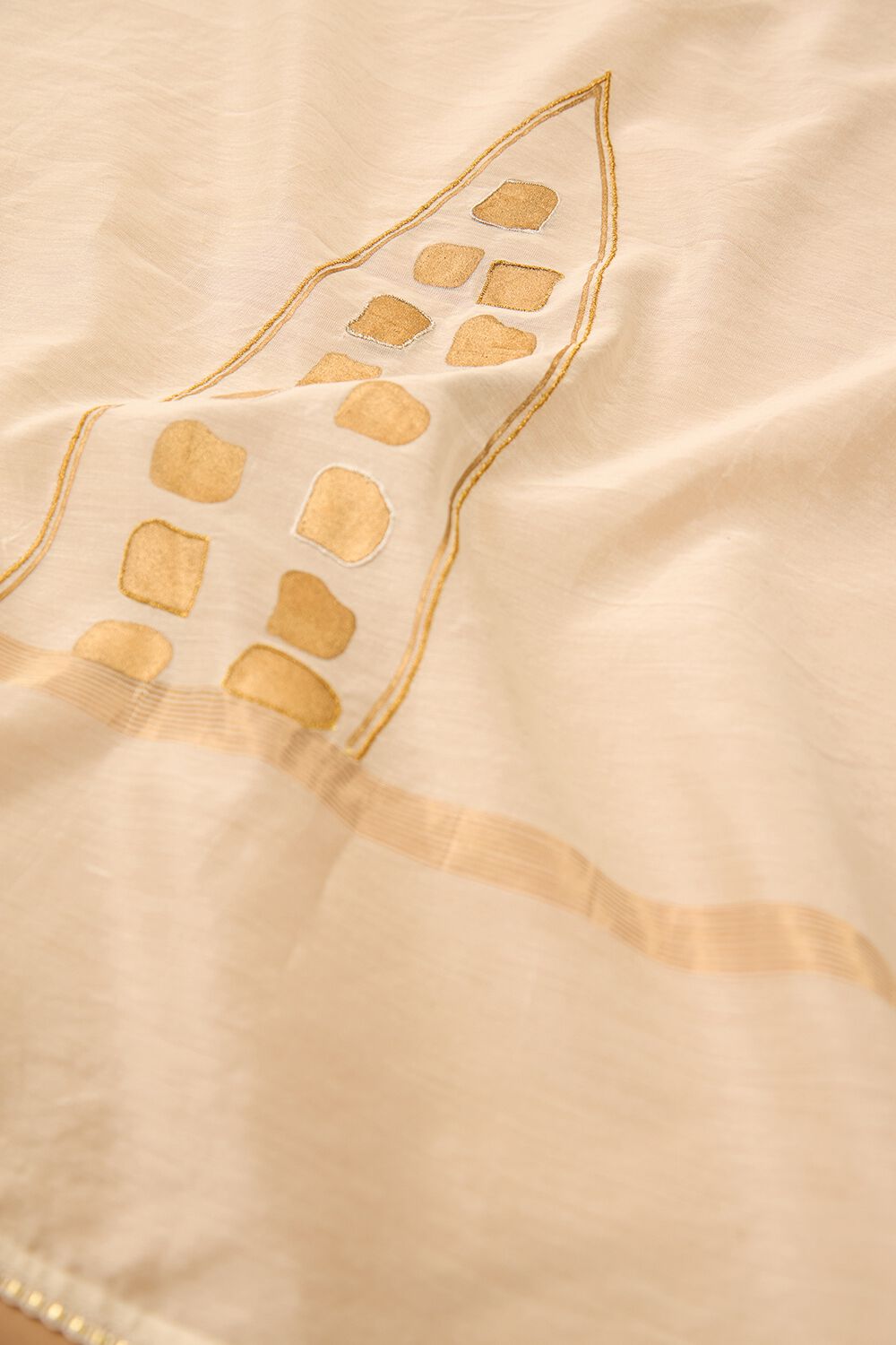 Off White Pure Silk Cotton Block Printed Embroidered Saree image number null