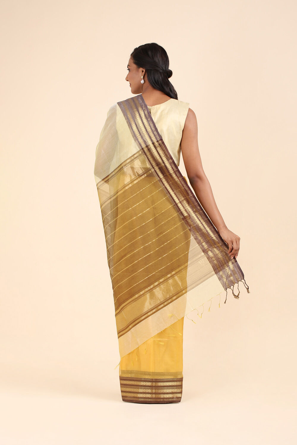Yellow Pure Silk Cotton Maheswari Saree image number null