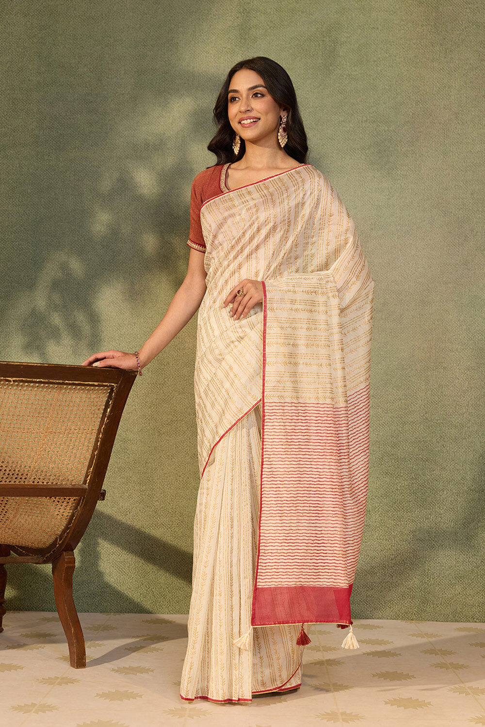 Off White Rajasthan Pure Silk Cotton Printed Embroidered Saree image number null