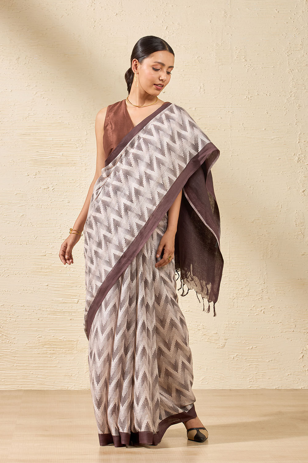 Off White Screen Printed Pure Linen Saree image number null
