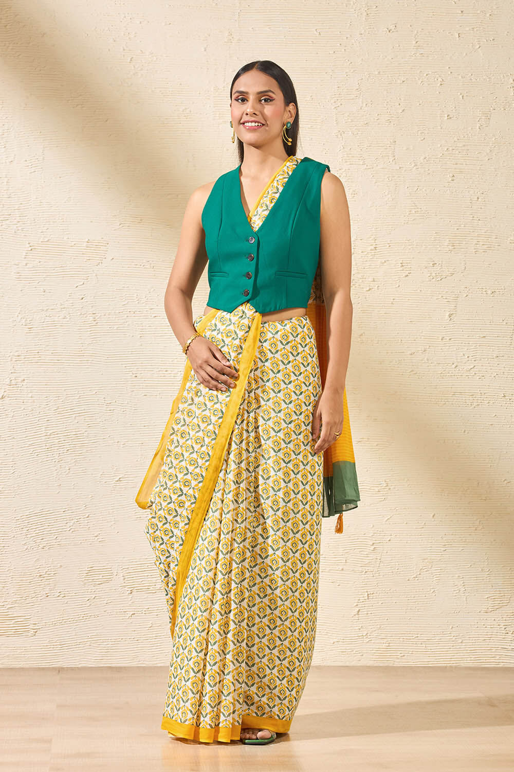 Yellow Screen Printed Bengal Pure Mulmul Cotton Saree image number null