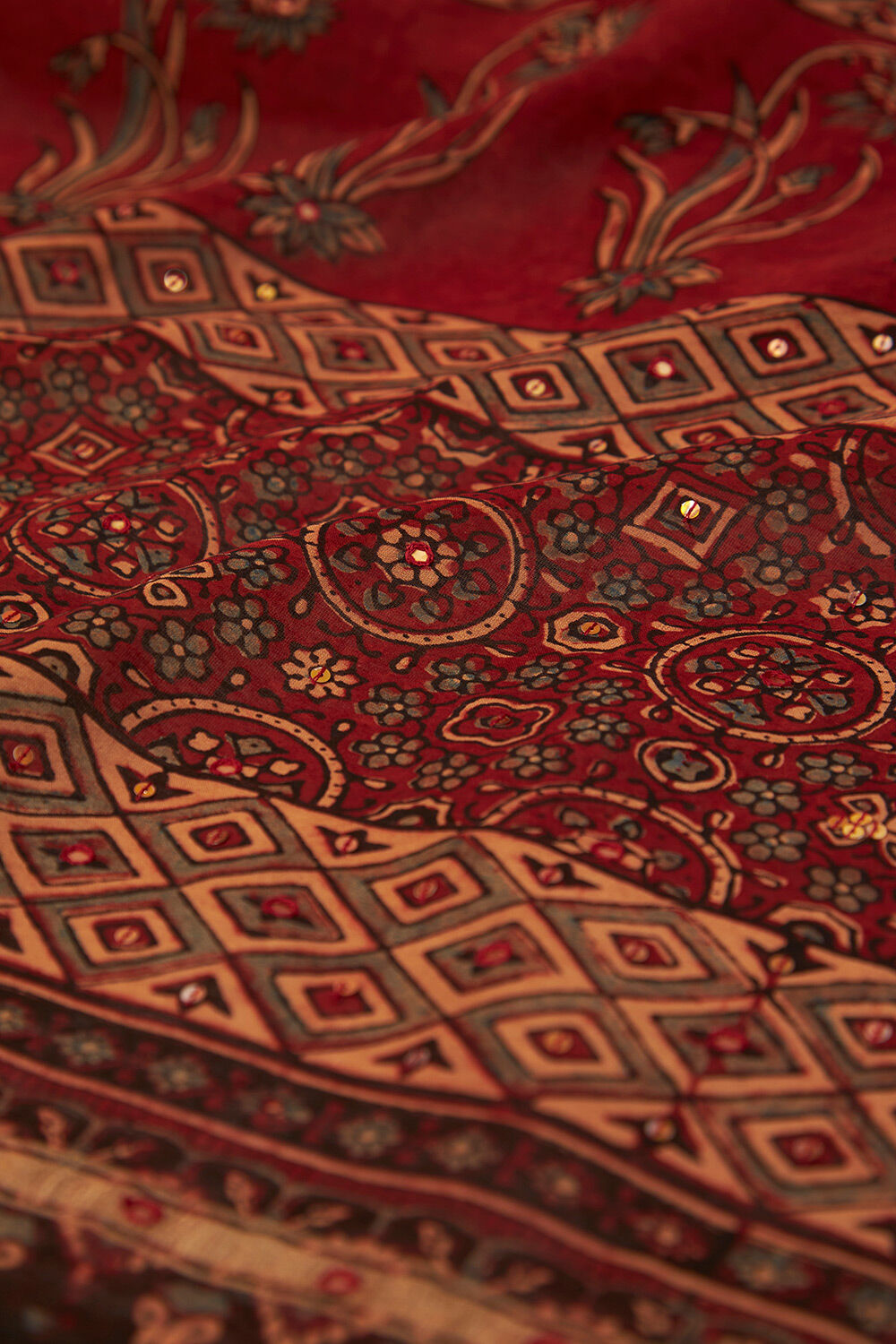 Red Gujarat Pure Silk Cotton Printed Embroidery Saree image number null