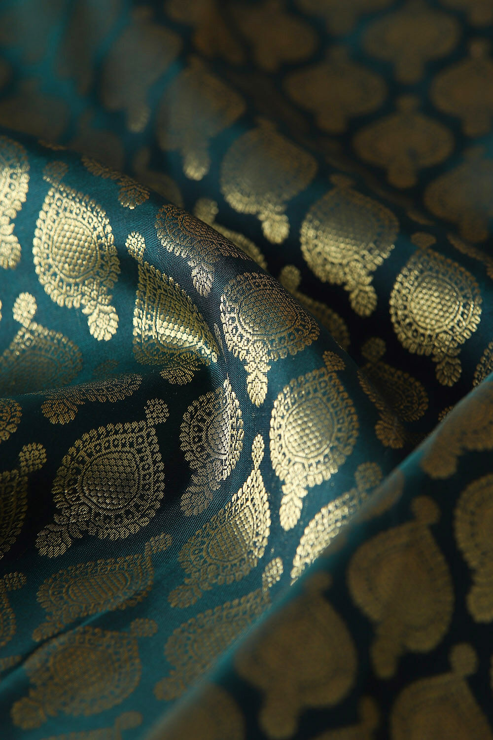 Green Pure Silk Kanjivaram Saree image number null