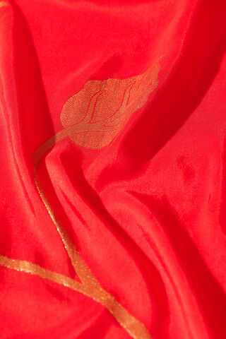 Red Pure Viscose Woven Saree thumbnail image number null