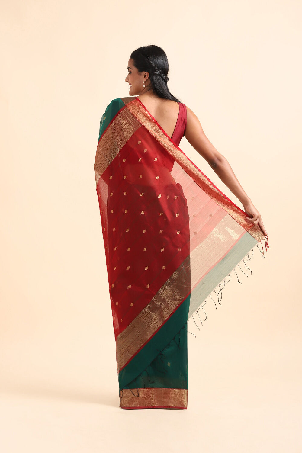 Dark Green Pure Silk Cotton Maheswari Saree image number null
