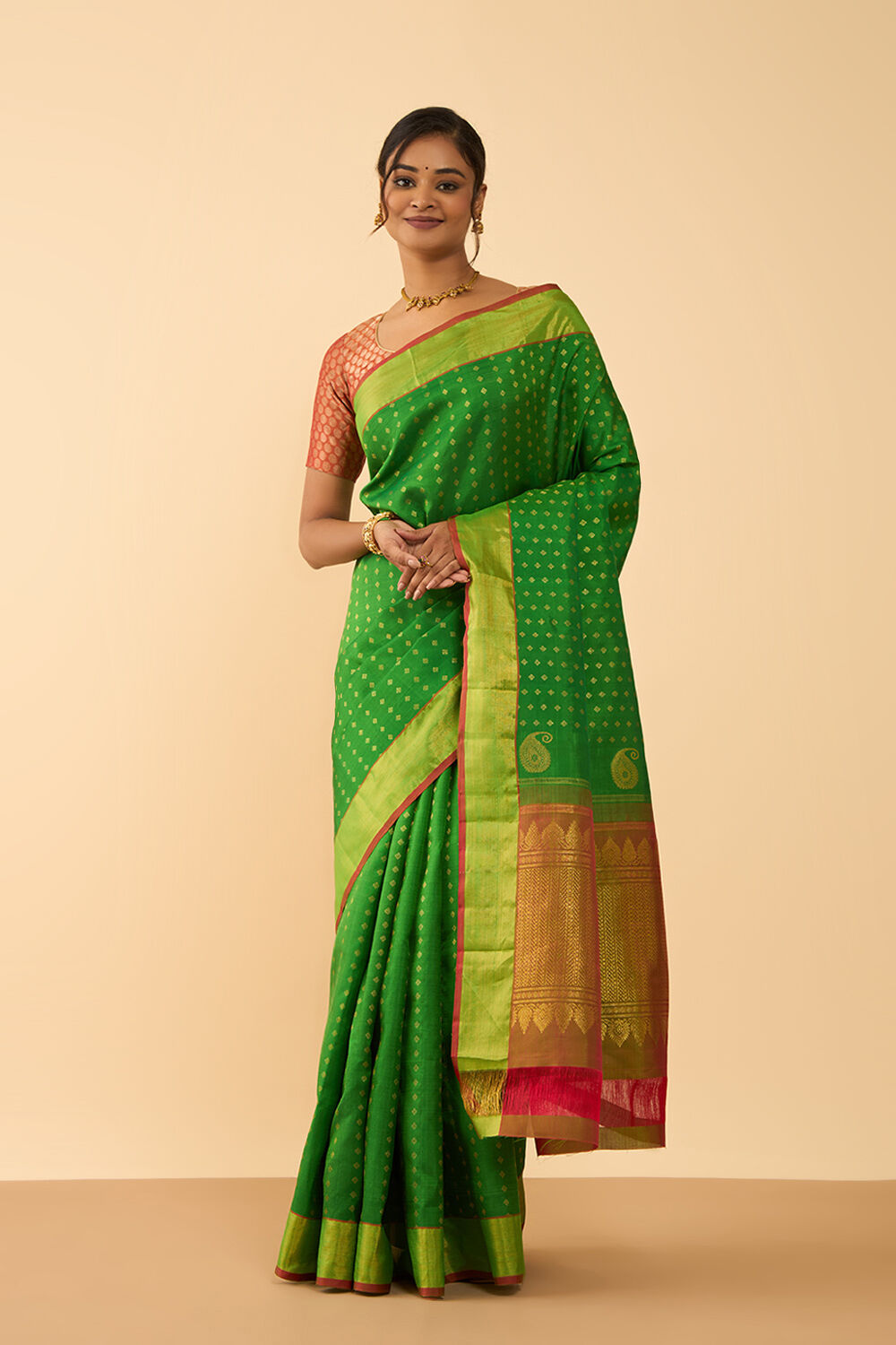 Green Pure Silk Woven Kanjivaram Saree image number null