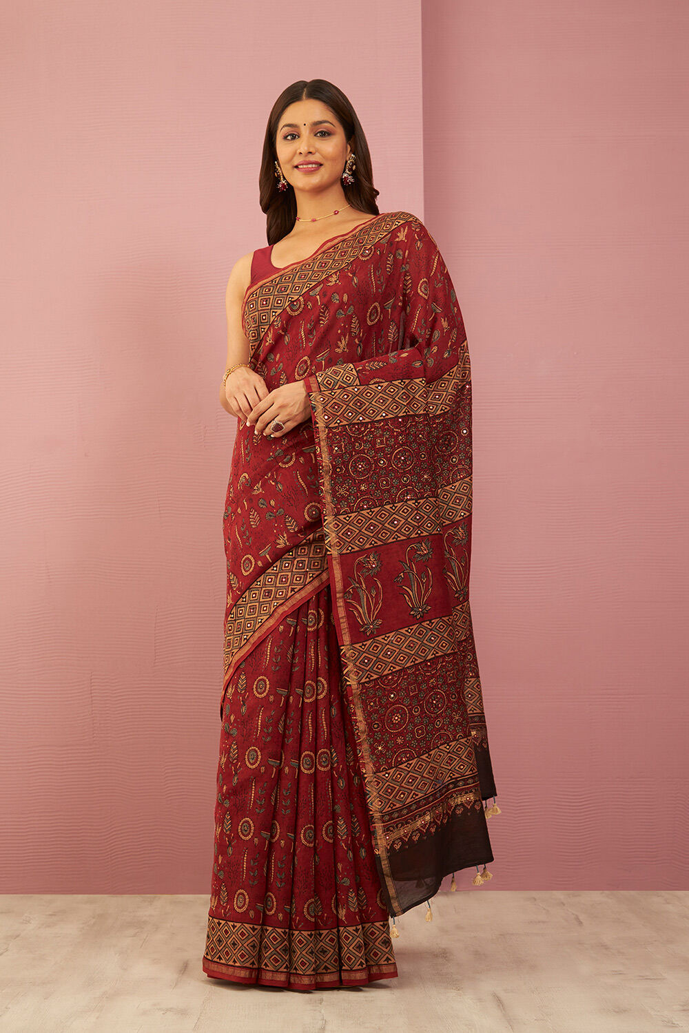 Red Gujarat Pure Silk Cotton Printed Embroidery Saree image number null