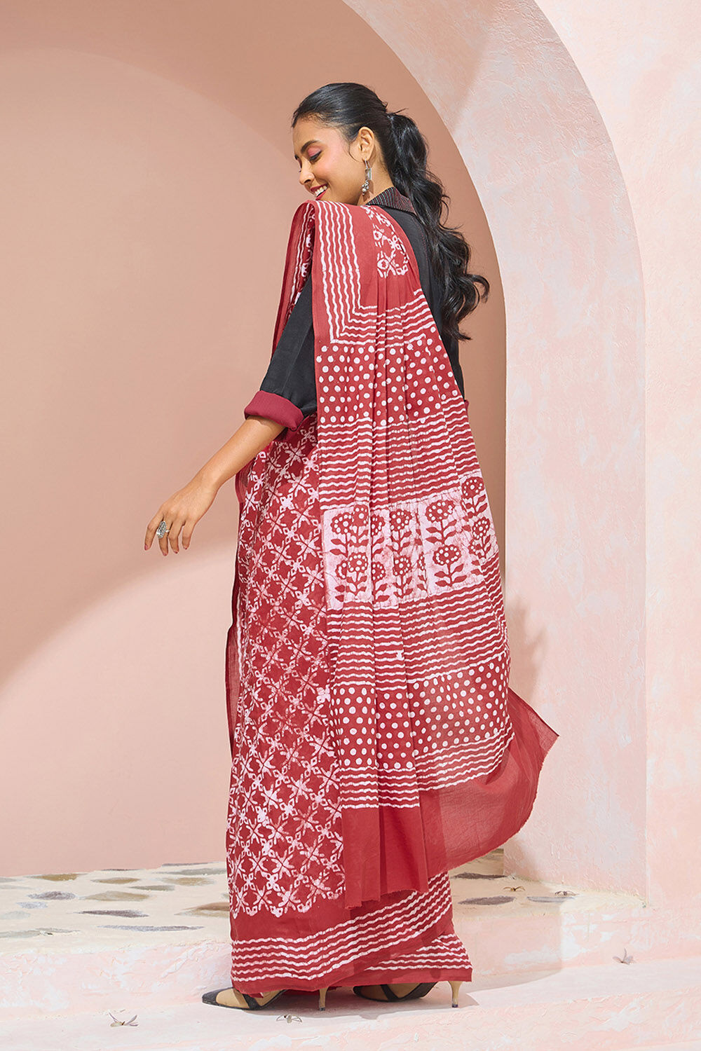 Red Ujjain Pure Cotton Batik Saree image number null
